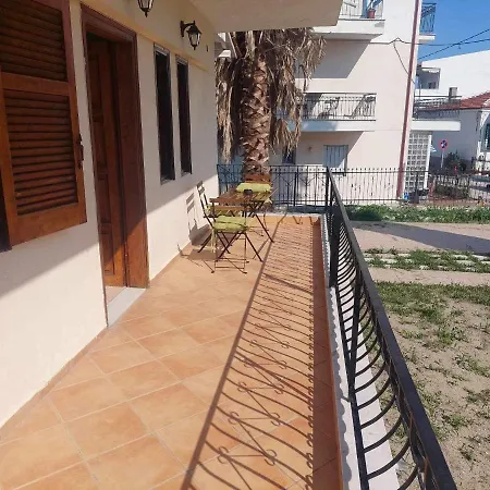 Greek Guest house Pefkochori